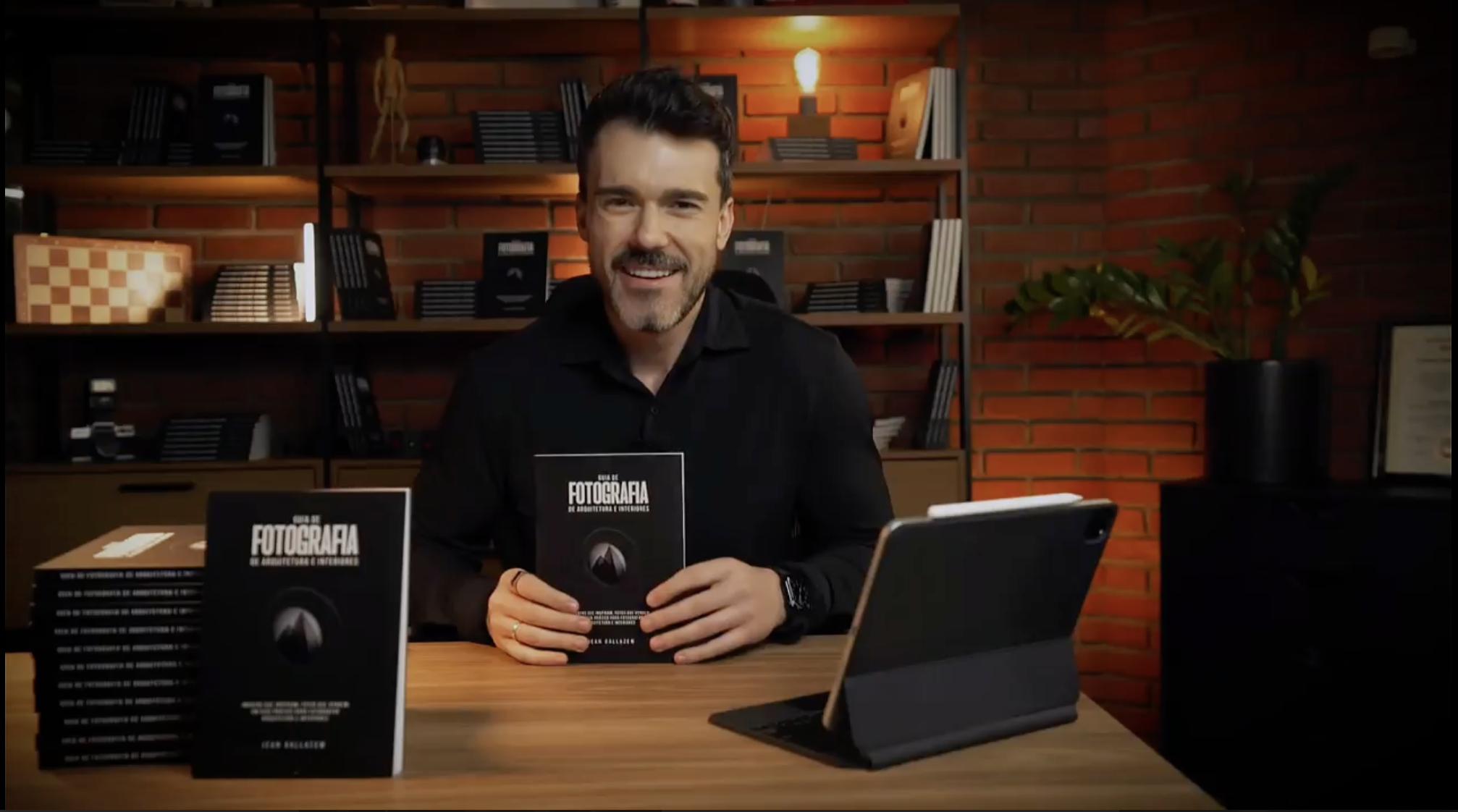 Websérie Olhar Expandido — Jean Dallazem apresentando